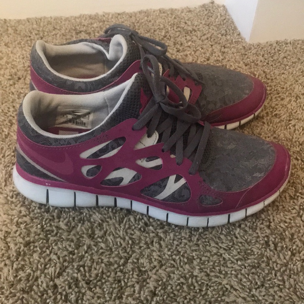 Nike purple lace freedom strength